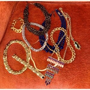 Lot of 2 bracelets 8 necklaces. Stunning statement pieces.